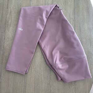 ALO High-Waist Airlift Legging Size L never worn or washed.